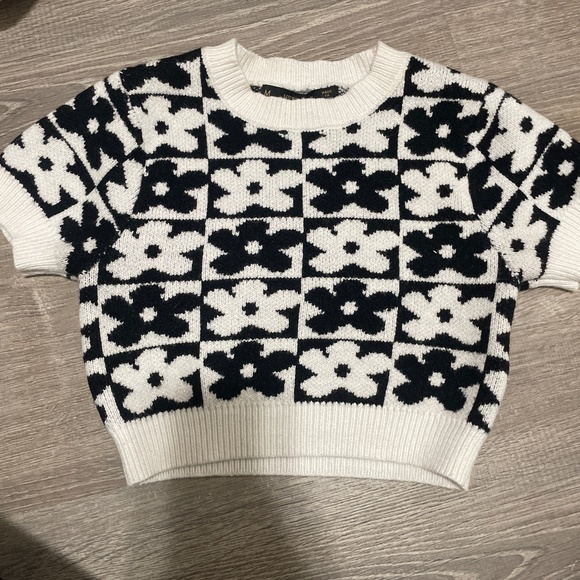 Black and White Flower Shirt - Picture 1 of 2